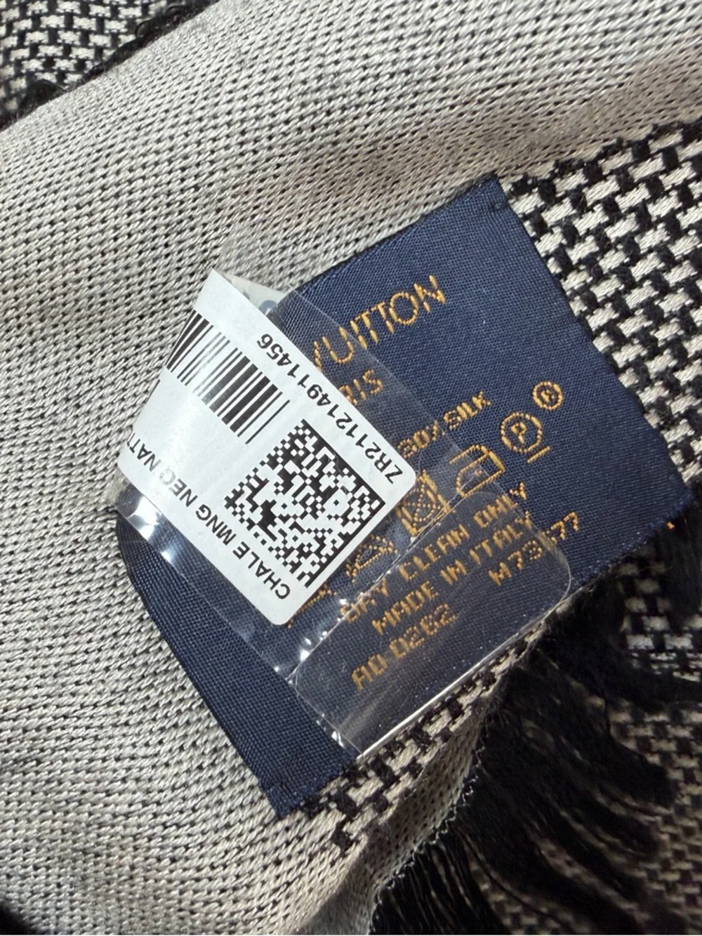 Louis Vuitton Monogram Neo Natte Two-Tone Monogram Scarf in Black